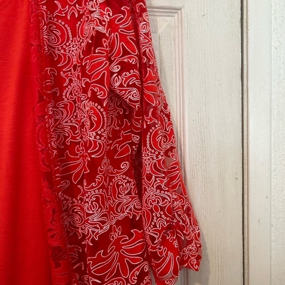 Notations NWOT 2PC Set Chiffon Beautiful Lifted Design and Solid Shell Top - Picture 5 of 6